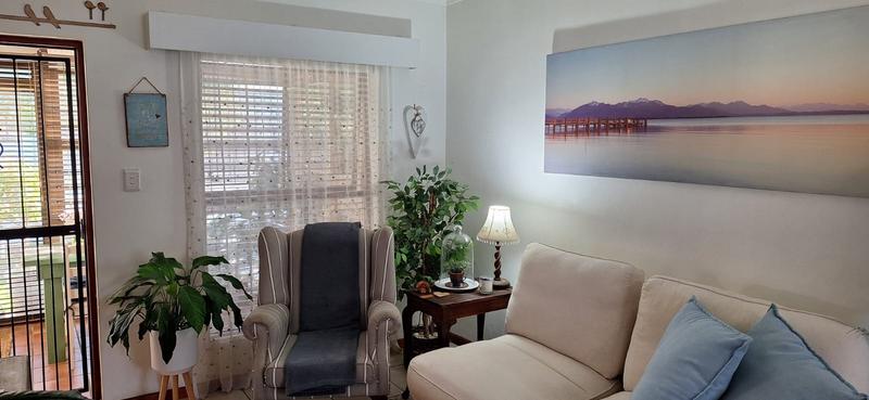 2 Bedroom Property for Sale in Sandbaai Western Cape
